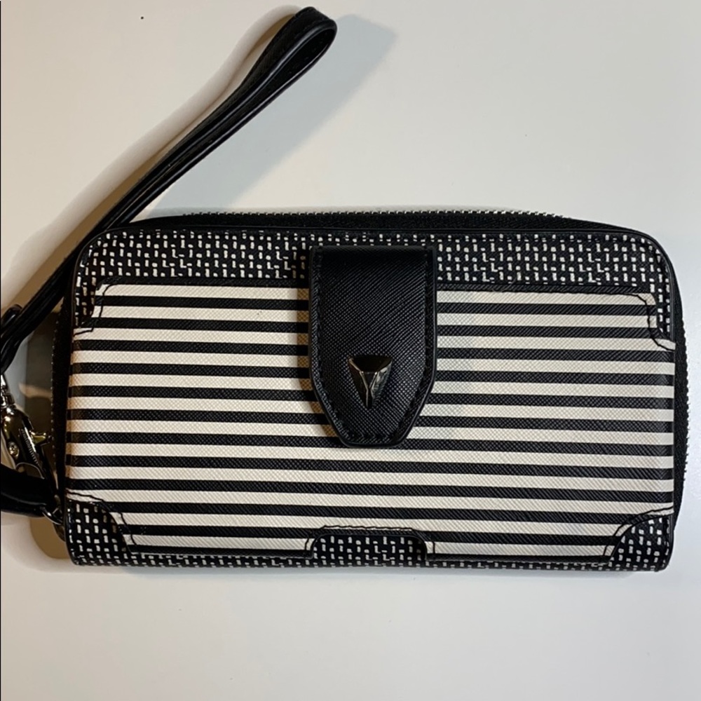 Stella & Dot Wristlet Black & White w-phone pouch